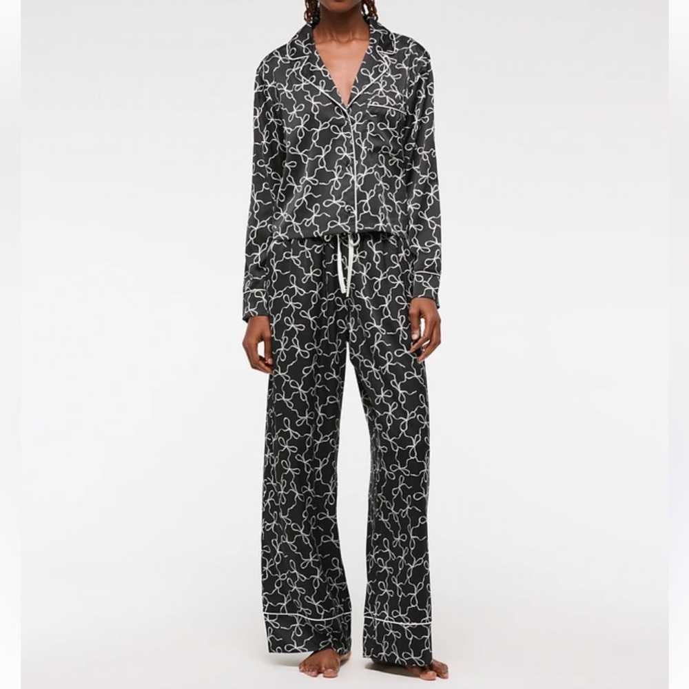 Abercrombie & Fitch Satin Sleep Pajama Set